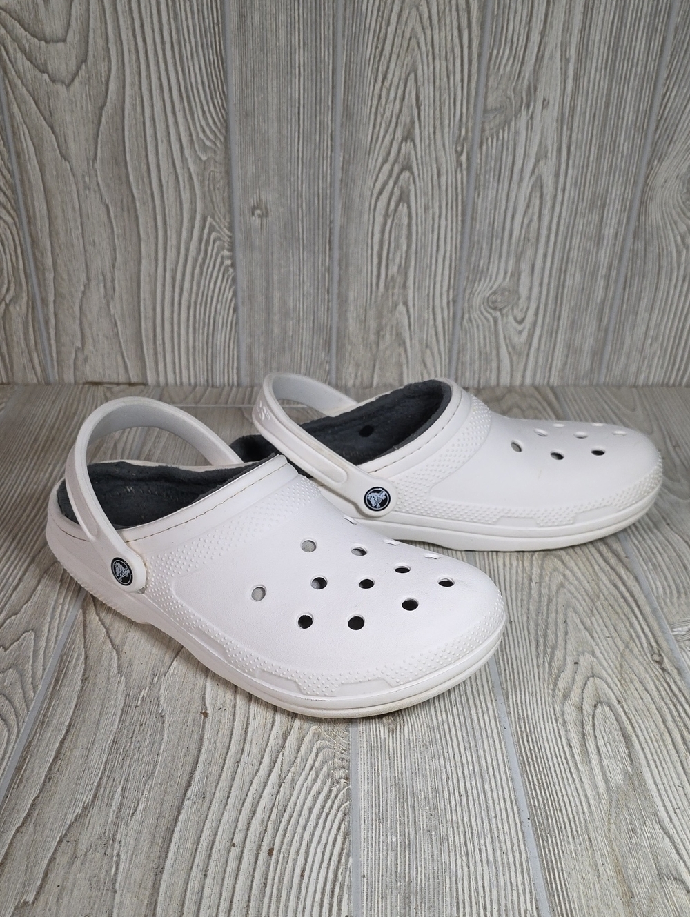 Crocs Classic Lined Clogs White Clog With Gray Lining Mens Size 8 Womens Size 10